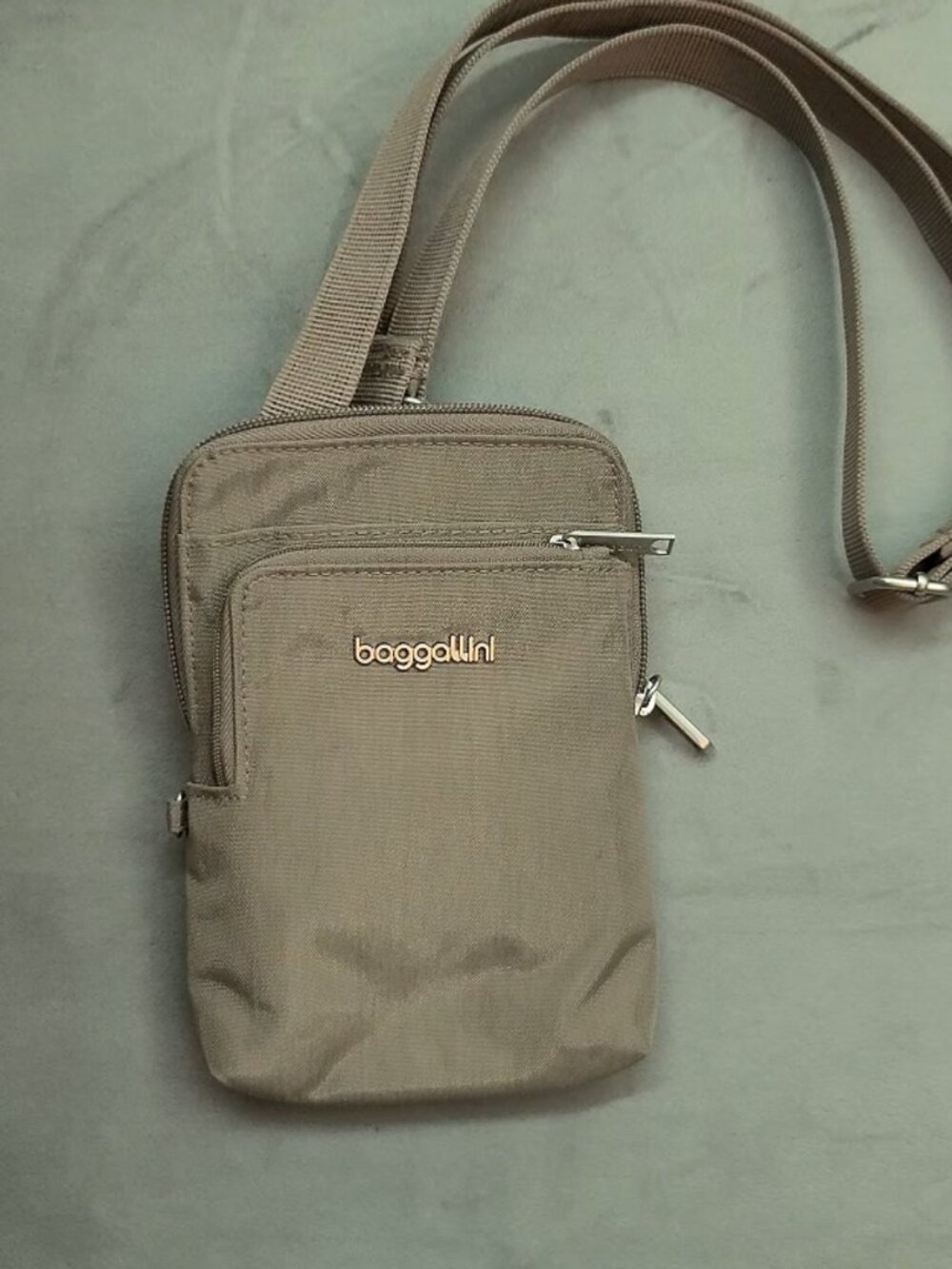Baggallini Taupe Nylon RFID Phone Crossbody Wallet Pouch